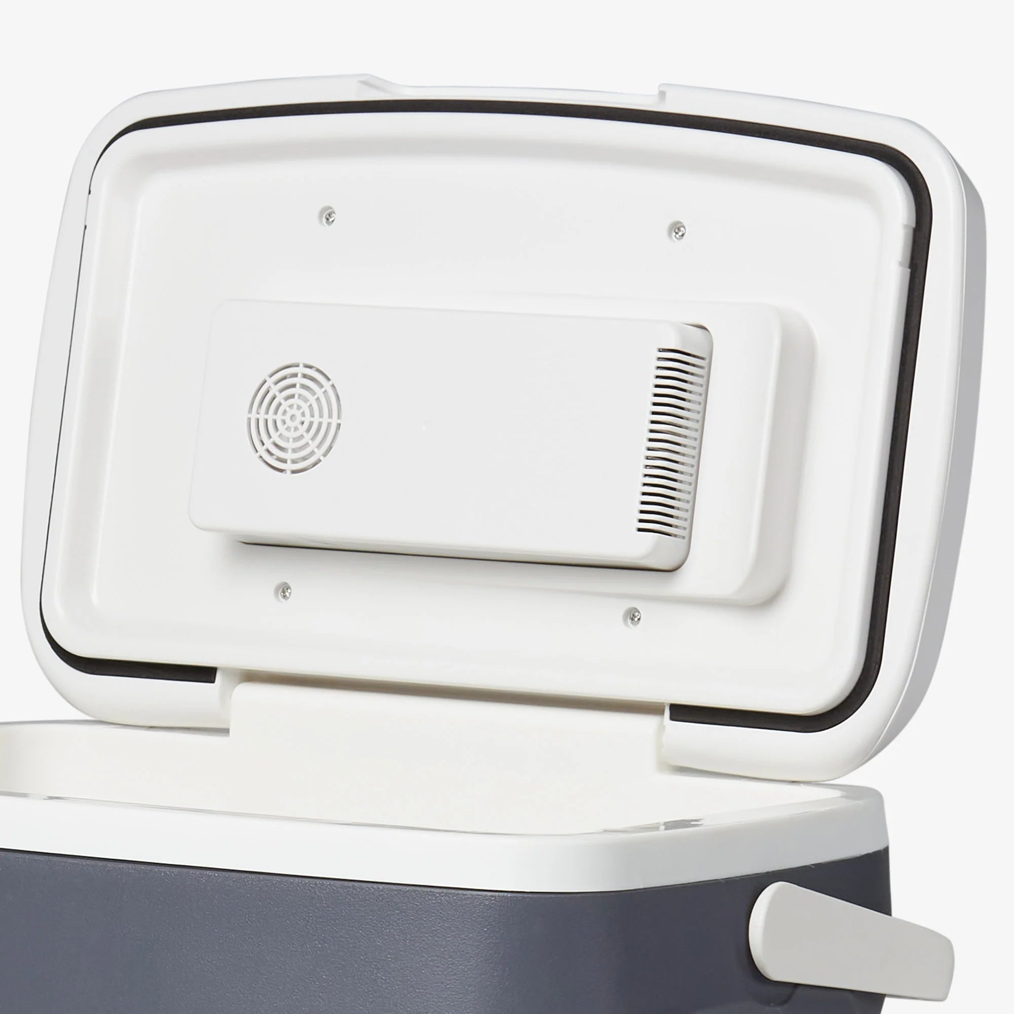 Igloo Coolers Versatemp 28 Qt Portable Electric Cooler - Image 3